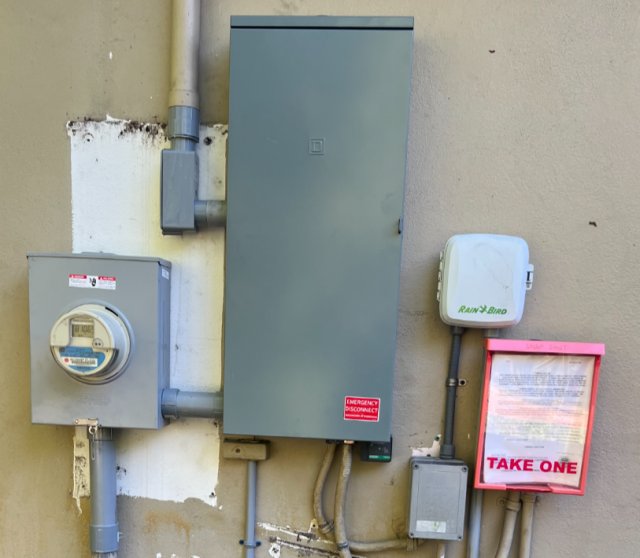 Electric Meter Can and Main Breaker